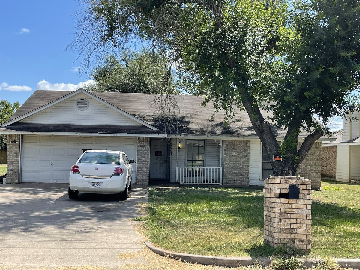 _DavidVillegas's tweet photo. As of yesterday I got this property under contract! A beautiful 3 bed 2 bath in the La Vega School district. I love what I do and I’d love to help you find your next house! Reach out!!

Se Habla Español

David Villegas
Phone: 254-412-4691
Broker: C.I.F. Real Estate Services Inc. https://t.co/wS9D6mnffm