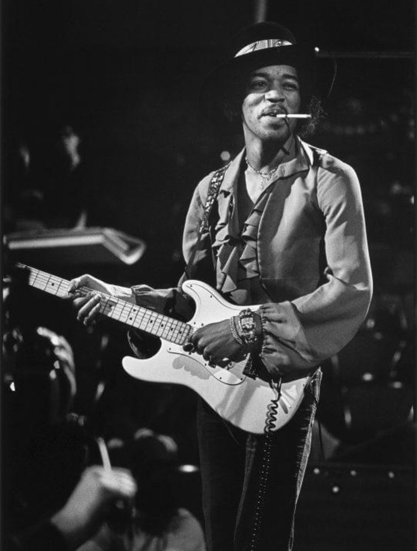 RockNRoLL_85's tweet image. Great pic of Jimi Hendrix