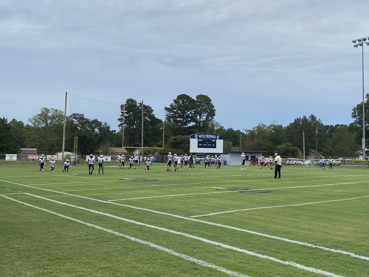 MsmauldinC's tweet photo. Waiting for some JV Football! #GSFTrojanStrong https://t.co/bb2fIVCLNK