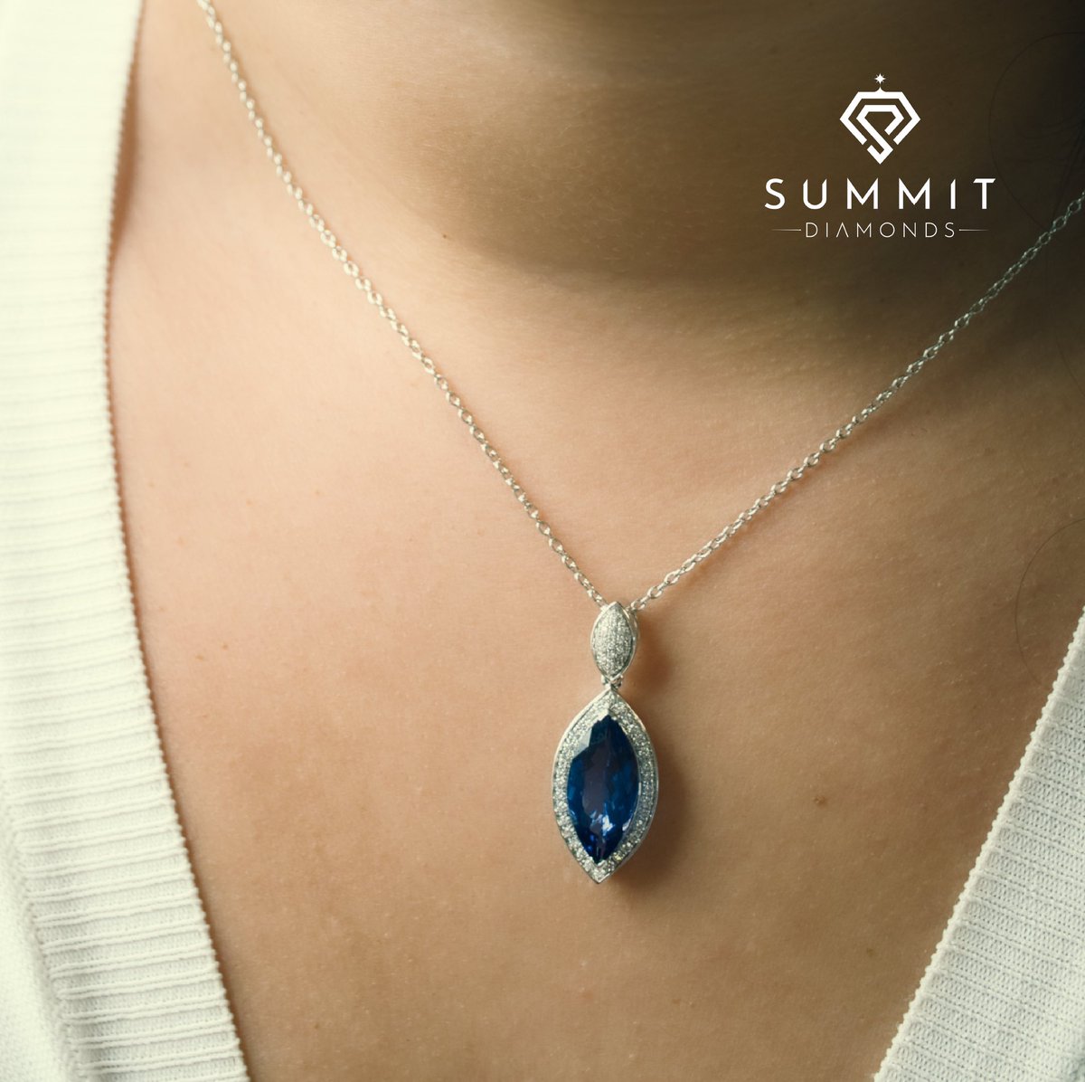 DiamondsSummit's tweet photo. Discovered in 1967 in Tanzania, near #MountKilimanjaro, this is a #Tanzanite. The circumstances that led to its formation are so #exceptional, that they are virtually impossible to find anywhere else! See more at #SummitDiamonds. 736 Granville St., Suite 1126, #Vancouver https://t.co/qkx6rk2dsJ