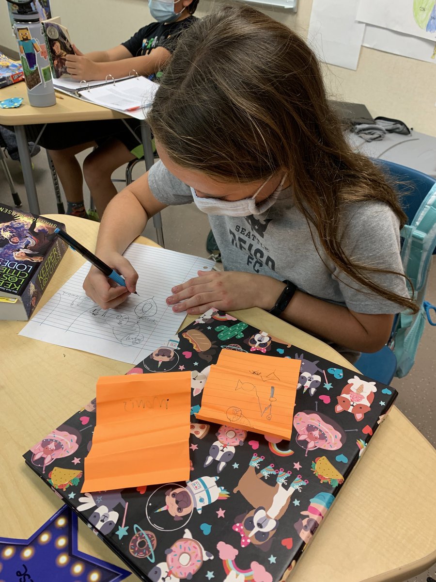 GhVoyager's tweet photo. Forget traditional note taking! Sketch notes are the new way to process information. Students in Mrs. Komen’s class are learning collaboratively during book clubs! @psd401 https://t.co/ooiJ7WJmDQ