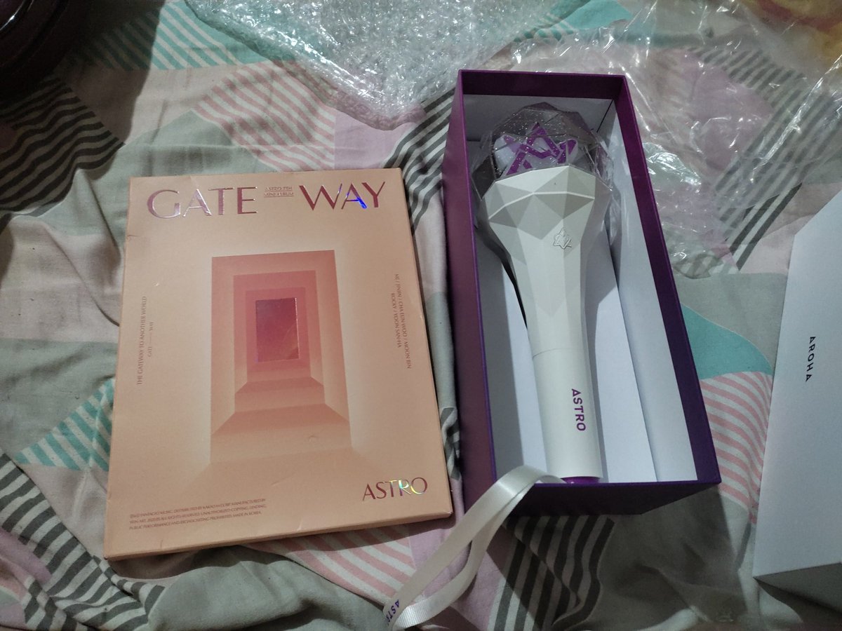 coberoxa's tweet image. Eu sou a pessoa mais feliz do mundo nesse momento, depois de Muitabkuta consegui ahhaah obrigada @HoshiStore  por sempre ser uma lojinha perfeita  ❤️❤️