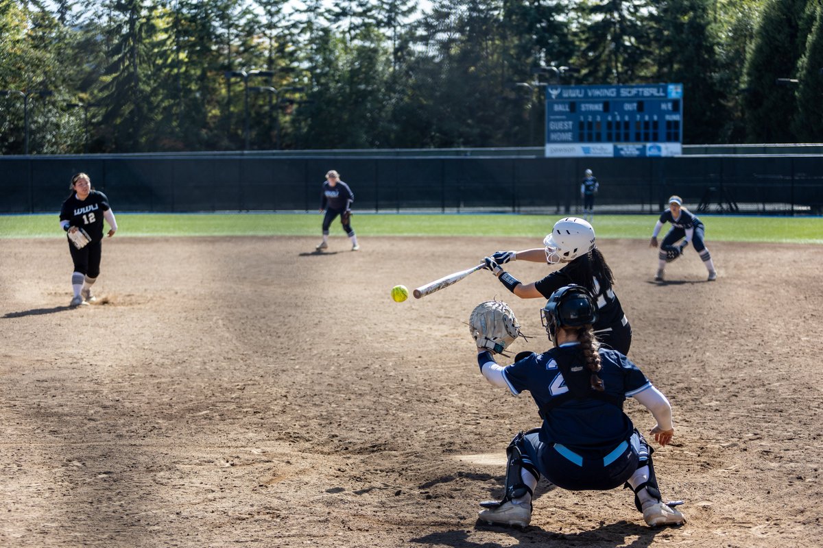 WWUAthletics's tweet photo. SB🥎| Well, well, well. Look who we spotted getting in a training day on this beautiful September day! @WWU_Softball was out on Viking Field today taking advantage of the dry weather and doing what they do best. Can't wait to see what #Team30 has in store for us this year! https://t.co/vMGazkTMhD
