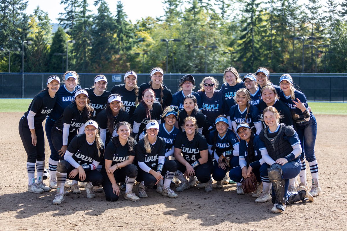 WWUAthletics's tweet photo. SB🥎| Well, well, well. Look who we spotted getting in a training day on this beautiful September day! @WWU_Softball was out on Viking Field today taking advantage of the dry weather and doing what they do best. Can't wait to see what #Team30 has in store for us this year! https://t.co/vMGazkTMhD