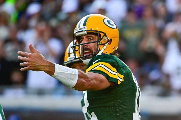 StrongImpacts's tweet photo. NEW EPISODE OUT NOW!! 🚨🚨🚨

@Gabe_Ganser returns to the show!

-recapping Week 1
-are the Saints for real? what are some overreactions to the start of the year?
-Week 2 picks and predictions 

Final Insight: the Bears situation with Justin Fields https://t.co/0jzdGVtRu1