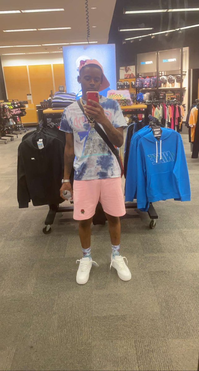 ForestAveKash's tweet photo. This shit forever set in stone…You get a hold of me hold on to me and never let me go 🤞🏾 https://t.co/vZUGQrCNeh
