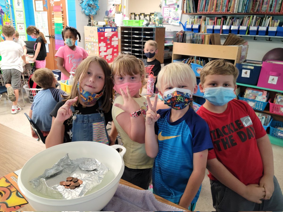 ssharks98's tweet image. Today we worked in groups to build a boat that could float and hold 20 pennies. After a few attempts, every group succeeded