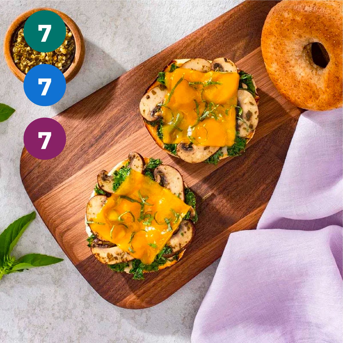 With sautéed mushrooms as the base, this #veggie melt makes a warm #lunch that’s #healthy, satisfying, and flavourful! Find the full #recipe here: bit.ly/3ke6cVo #myWW #SmartPoints