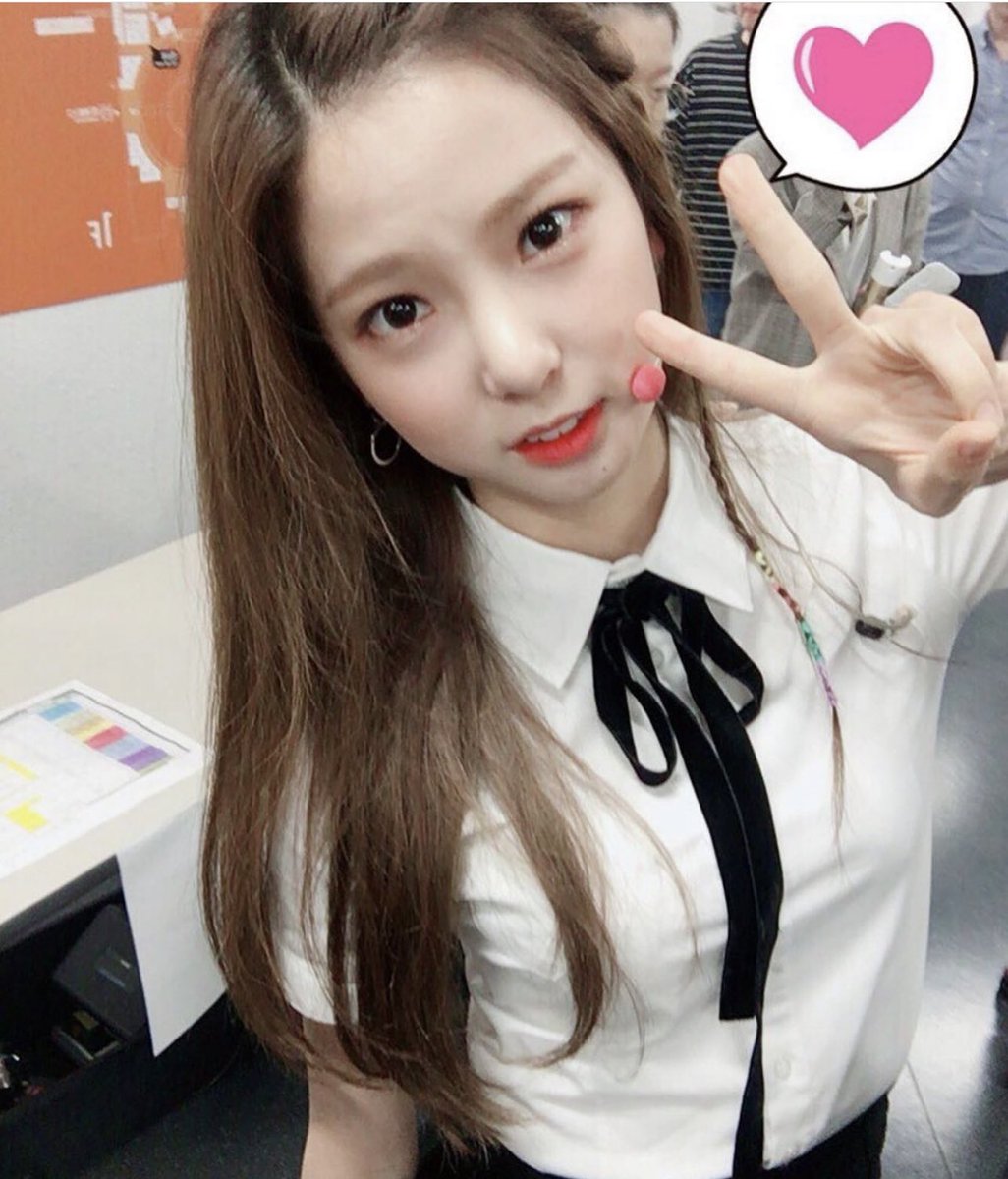yuseorina's tweet photo. 3Ys in school uniforms! https://t.co/lcUMGFm8Fb