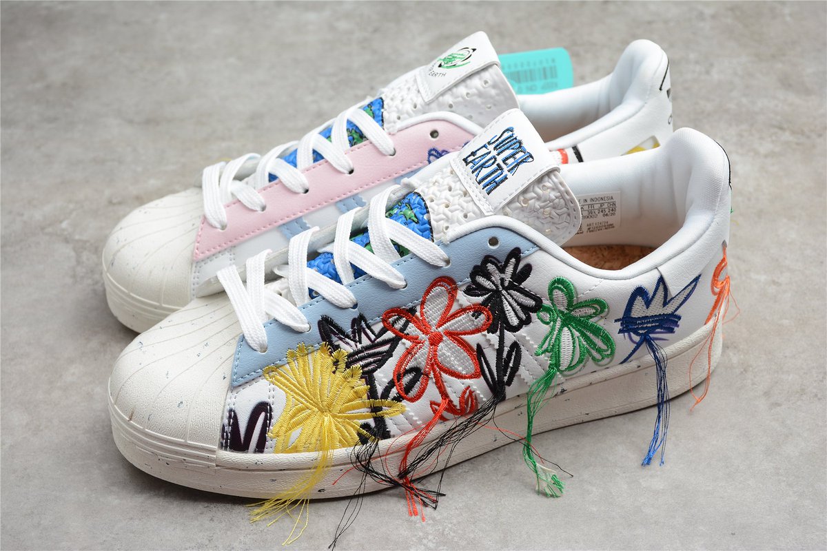 OutletFirst's tweet image. ADIDAS x SEAN WOTHERSPOON - Superstar "Superearth" 🔥

💰 Valor:
• R$ 699,90

👟 Tamanho:
• 34 ao 45

ADQUIRA O SEU PELO NOSSO WHATSAPP, LINK NA BIO 🔥

#nike #adidas #futebol #tenis #camisa #camisadetime #ucl #champions #novidades #goiânia