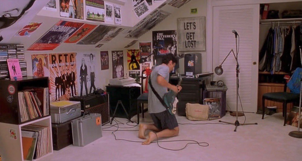 pacinoalfilms's tweet photo. thinking about teen bedrooms in film https://t.co/48C73aFvqO