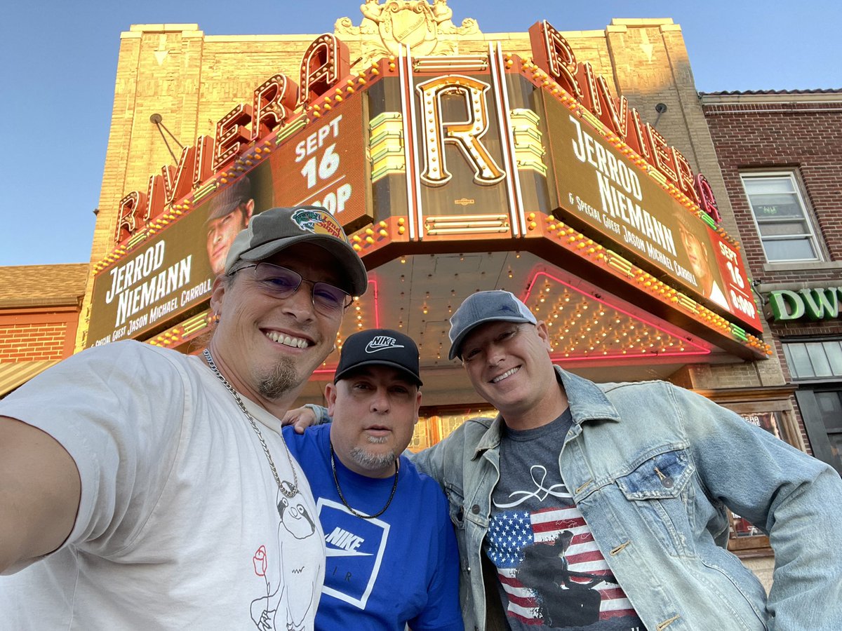 JMCOfficial's tweet image. Getting ready to have some fun playing a show with @jrodfromoz at #RivieraTheater in #NorthTonawanda! Here we go! 
#CountryMusic #Country #Acoustic #JMC #JMCLive