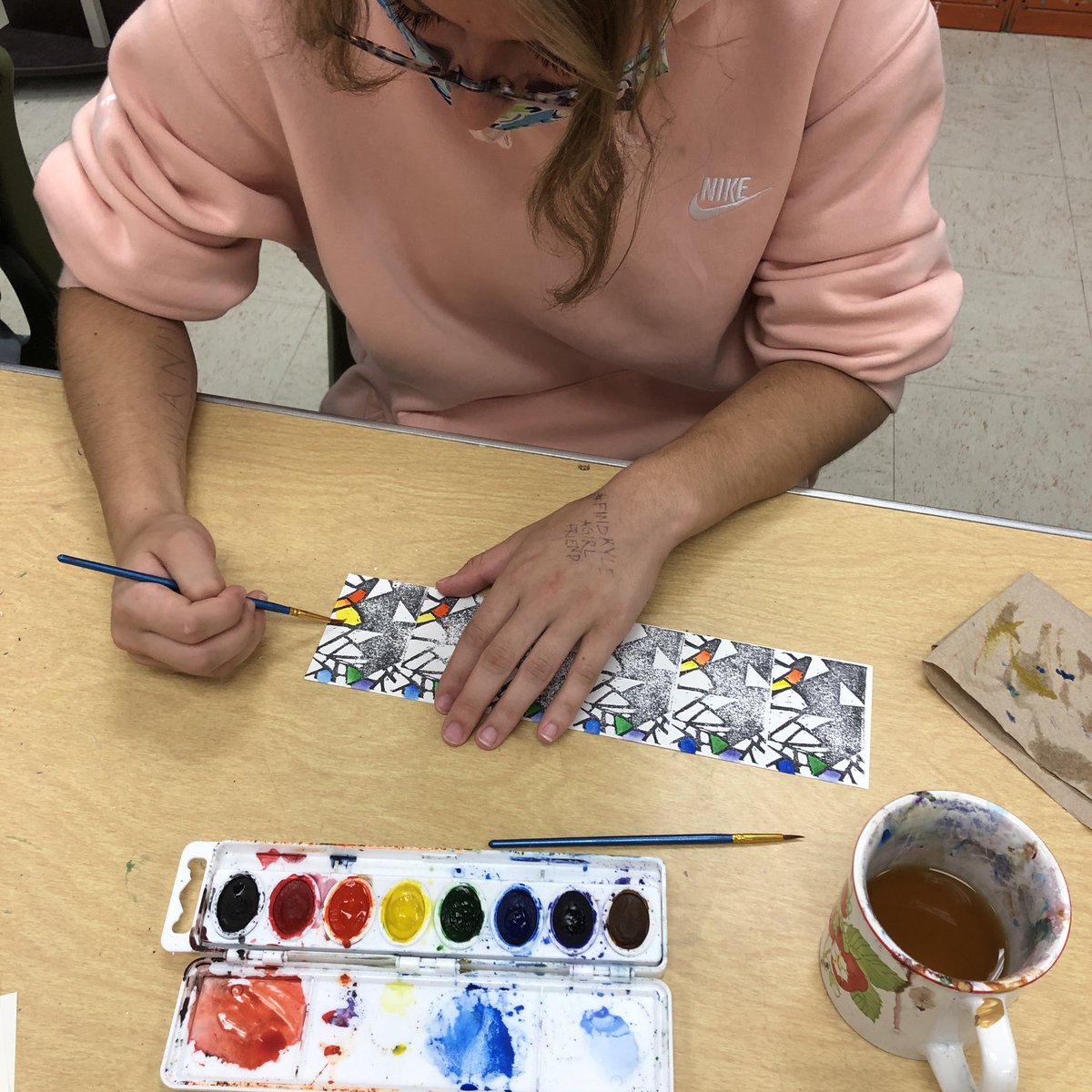 tjhsart's tweet photo. For this printmaking project, students print their stamp 6 times. They can then choose ANY art materials and techniques to color over their stamped print. We are BEYOND thrilled with these results. Oh, by the way, these stamps are ONLY 2” x 3”!!! #talentedkids #printmaking https://t.co/7BGzOug8zH