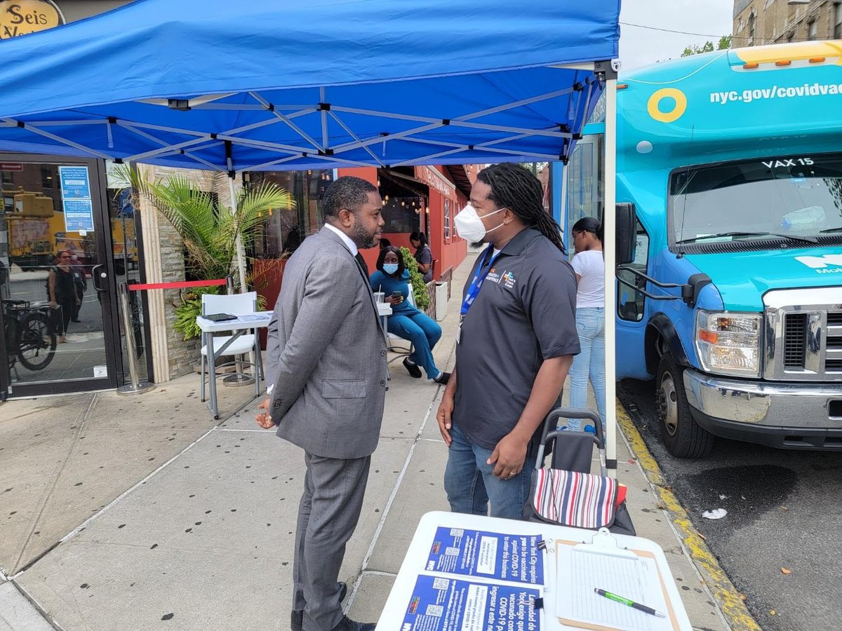 NYC_SBS's tweet photo. Cmr @JonDoris1 &amp; @thenewbxcc Pres. Lisa Sorin were at Seis Vecinos, 1 of 26 restaurants who partnered with us to host mobile vaccine clinics today. Thank you all for helping us unlock our favorite activities with the #KeytoNYC!
https://t.co/raHMb4WYpV #NYCVaccineForAll https://t.co/d1FlR0cEKv
