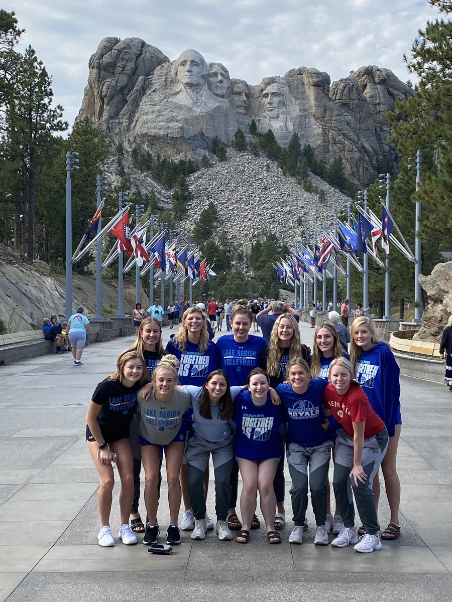 LRSCvolleyball's tweet photo. A fun little detour for the Lady Royals! https://t.co/fKIsYtM9Xk