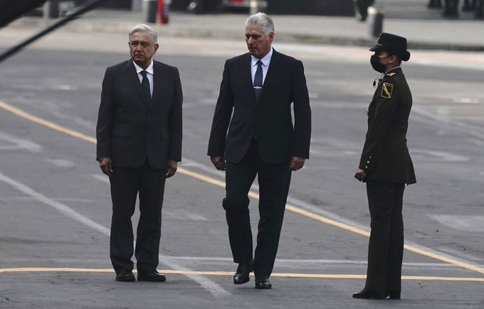 notired's tweet photo. Mexicanos repudian que López Obrador celebre el Grito de Independencia y el #DesfileMilitar con el #Dictador de Cuba; "es ilógico celebrar la independencia de un país al lado de un opresor. Vergonzoso".

#México #CDMX #Tamaulipas #CdVictoria #Tampico https://t.co/4kwSBwBIAI