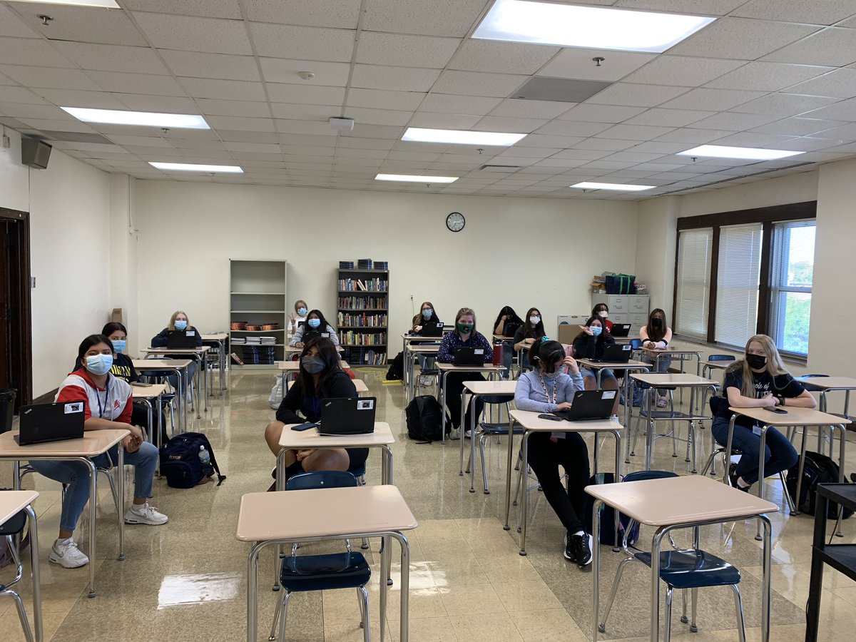 Had our first Fearless Females meeting of the year, and it was such a great turnout! Our next meeting is 9/27 at 3:30 in room 355! Bring a friend!