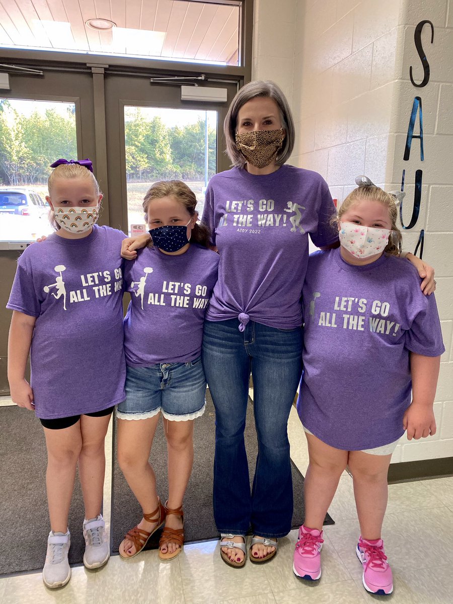 JessicaSaum's tweet photo. Not only do I have the most amazing students but also the most supportive parents. Thank you Christy Kittinger for your friendship, trusting me with your kiddo, and never ending encouragement!  #letsgoalltheway #ATOY #TeachArkansas https://t.co/Q0gAS4Etz8
