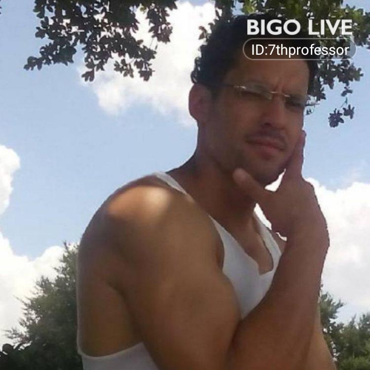 Giovannithegod7's tweet photo. Come to chat in my LIVE room and earn bonus! New users fill in my invitation code 784838941 and find more surprises! https://t.co/DLpRIiWnIH