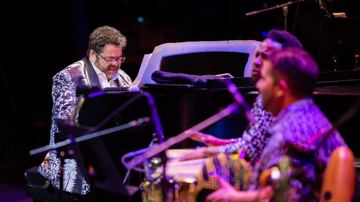 TheSorayaStage's tweet photo. Looking for 2 ways you can celebrate #HispanicHeritageMonth with The Soraya?
1. Join us for a FREE concert on 10/16: Arturo O’Farrill &amp; the Afro Latin Jazz Orchestra
2. Get your tix for A Concert Tribute to Linda Ronstadt starring Aida Cuevas, La Marisoul &amp; Luciana Souza on 10/23 https://t.co/aymiIwHbS1