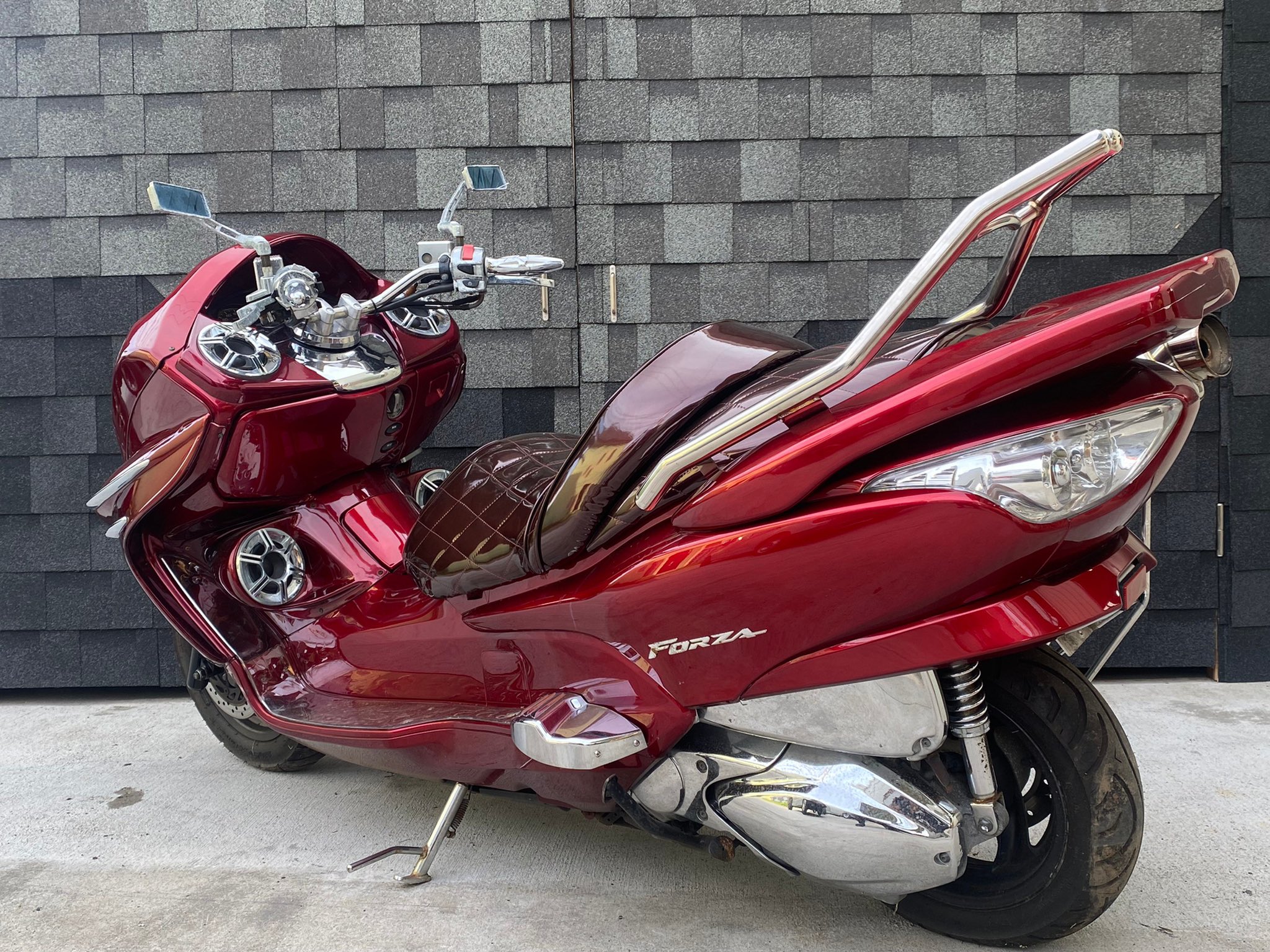 Flea Market バイク販売 ㅤ 追加動画 ㅤ フォルツァmf08 オールワインレッドカラー ㅤ スピーカー４発 お好みの音楽を爆音にてお楽しみください ㅤ 夜はled点灯も カラー 点灯パターンはリモコン操作で自由自在 ㅤ Line追加