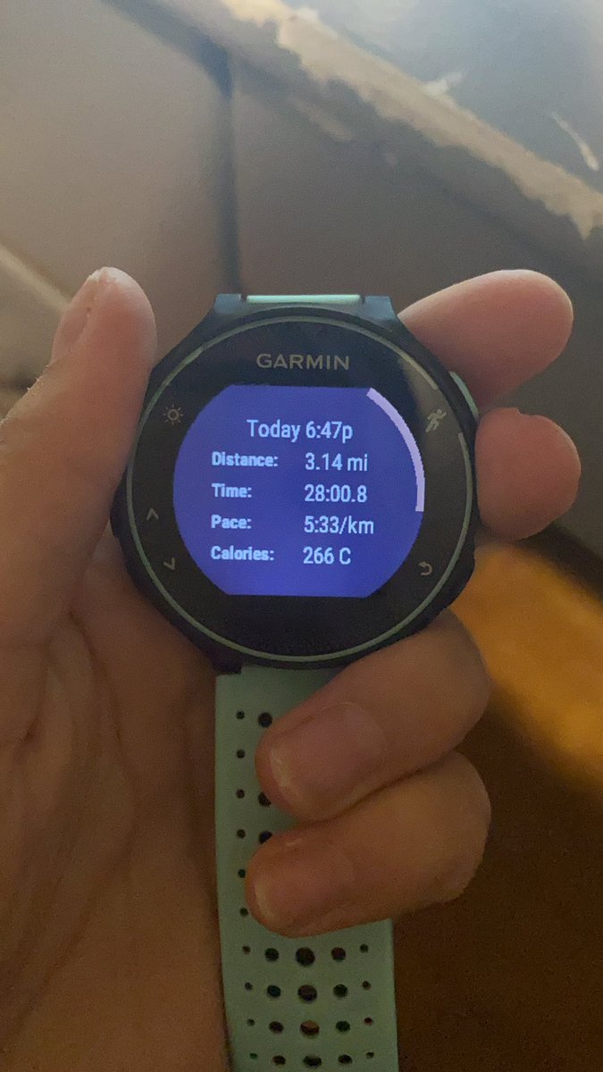 mell_clay's tweet photo. @JzCoach . Tonight I did a 5.5k run around the area where I live! It’s been a while since I got back out on a run but it felt great to get outside! Running at sunset is always the perfect temp in the fall. My average HE was 167 BPM and my max HR was 181 BPM! https://t.co/1nxiXJnG4m