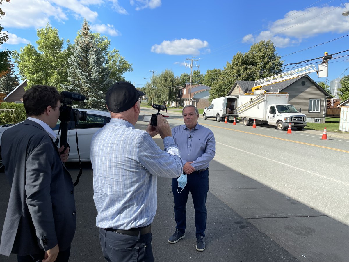 luc_provencal's tweet photo. 16/09/21 : En compagnie de @GillesB_langer & @SLachance1CAQ. Sur le terrain pour assister déploiement #OperationHV @ #stehenedine en #mrcnouvellebeauce, #chaudapp. Partenariat avec @TELUSfr. #votregouvernement #beaucenord #caq #ungouvernementdesregions https://t.co/Cfgqo5Auxu