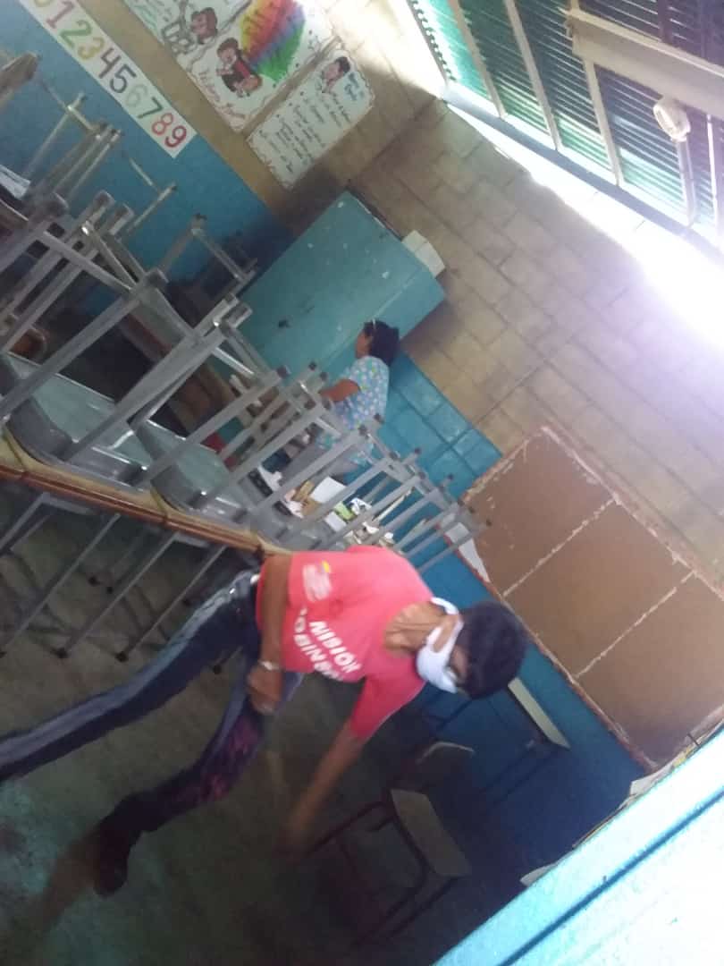 💫 Con el Plan Victoria Bicentenaria el Inicio de clases Segura y Progresiva Una Gota de Amor para mi Escuela UEE Los Añiles municipio Simón Bolívar Edo. Miranda presente mesa técnica municipal. 

<a href="/NicolasMaduro/">Nicolás Maduro</a>
@MPPEDUCACION
<a href="/_LaAvanzadora/">Yelitze Santaella</a>
<a href="/Sociabolivarian/">Lilian Oropeza</a>
<a href="/MisinRobinsonP2/">Luis Raul Padrón</a>