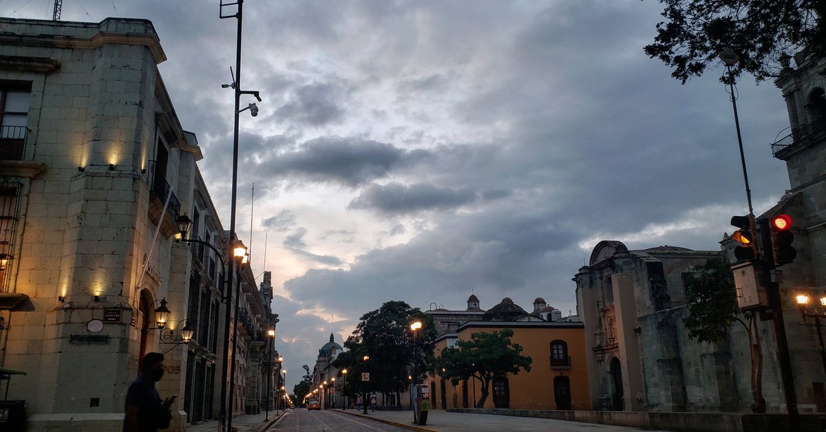 IvanLaloth's tweet photo. @Lalodennis @AmoaOaxaca Calle Indepwndencia https://t.co/OGmq4GeD2Z