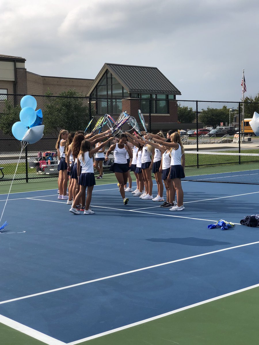 mtgirlstennis's tweet photo. Senior night! Celebrating our seniors, Class of 2022
Avery, Sophie, Katie, Jessie &amp; Lily 💙🎾 and team managers Luke &amp; Nick! 
#mtproud @MTSD_ATHLETICS @ManheimTownship https://t.co/jvvya6Ea6D