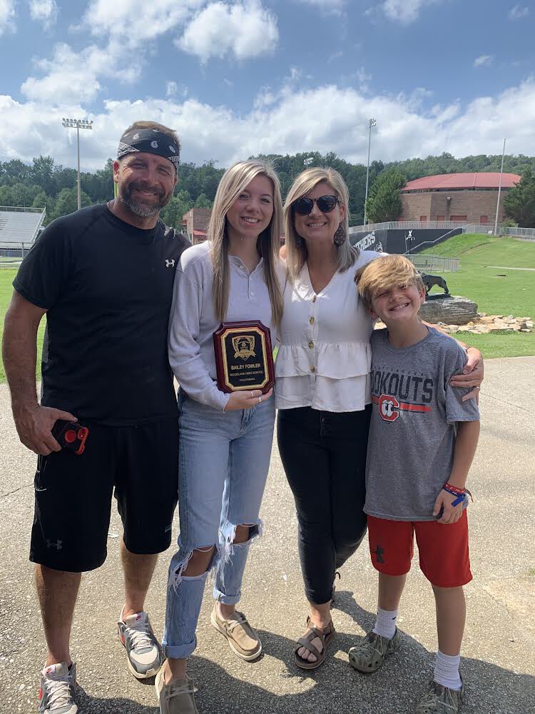 Shout out to Senior volleyball player Bailey Fowler! She was selected the Friday Night Lights Scholar Athlete of the Week last week! Bailey currently has a 4.0 GPA and serves as President of the Student Government Association. 🏐🎉🏐