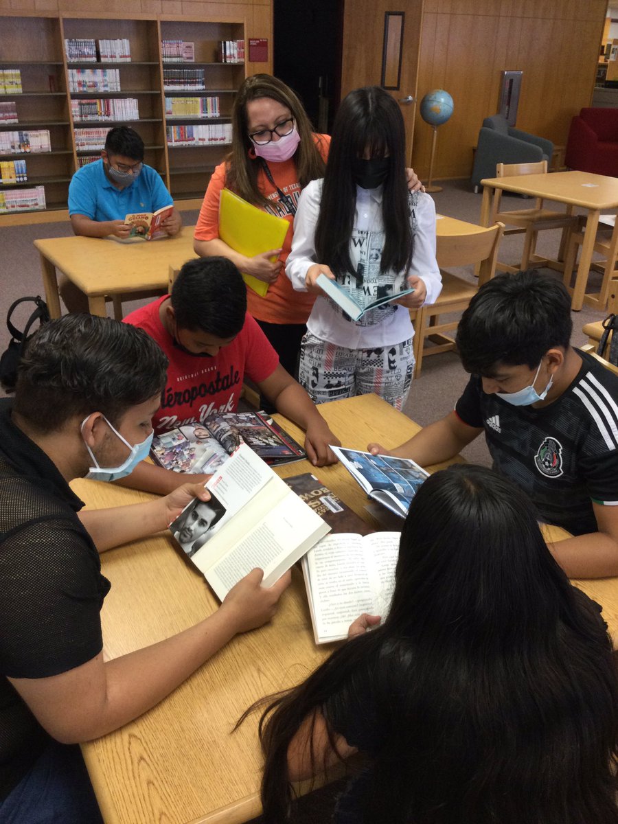 Building Ss capacity everyday! Thank you to LEE HS ESOL I teacher Mrs. Perez for bringing your incredible Ss to the library. For some this was the first opportunity to checkout &amp; view the resources we have available for ALL Ss📚💫💥.  <a href="/leeneisd/">LEE VOLUNTEERS</a> <a href="/NEISDLibrary/">NEISD Library Srvcs.</a> <a href="/LEEELAR/">LEE ELAR</a> #literacy