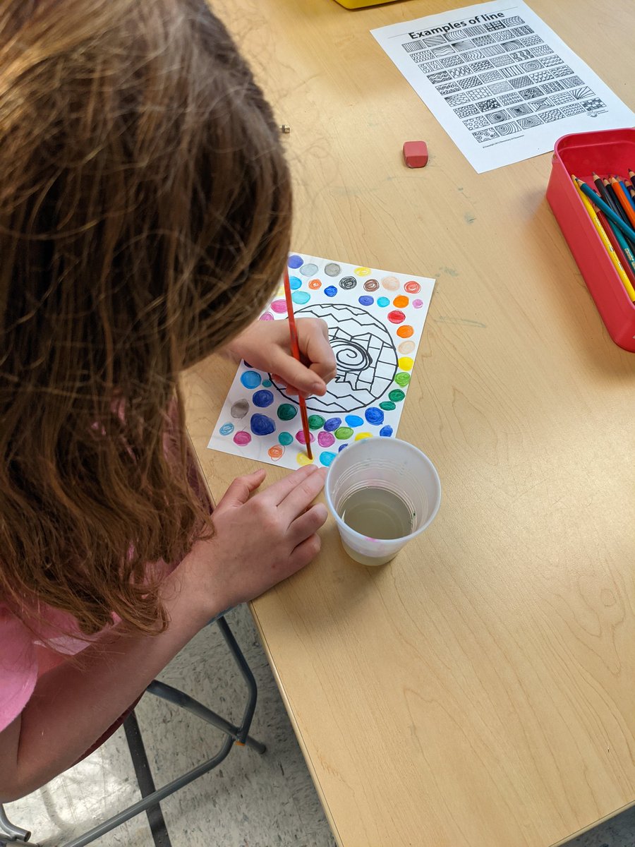 HWES_ArtClass's tweet image. Celebrating International Dot Day in Ms. Wilmier&apos;s Art class! #hwesartists #hwesartclass #InternationalDotDay2021 @HuntersWoodsES