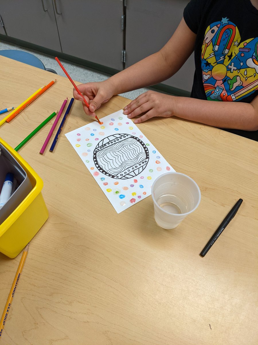 HWES_ArtClass's tweet image. Celebrating International Dot Day in Ms. Wilmier&apos;s Art class! #hwesartists #hwesartclass #InternationalDotDay2021 @HuntersWoodsES