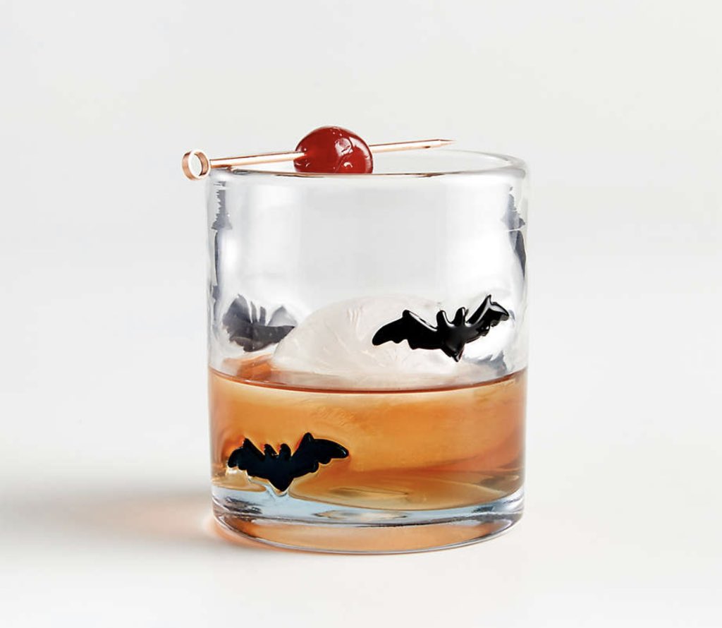 EricaHShipley's tweet photo. @AlexLDW Or their Halloween rocks glasses. https://t.co/Xito08RPrs