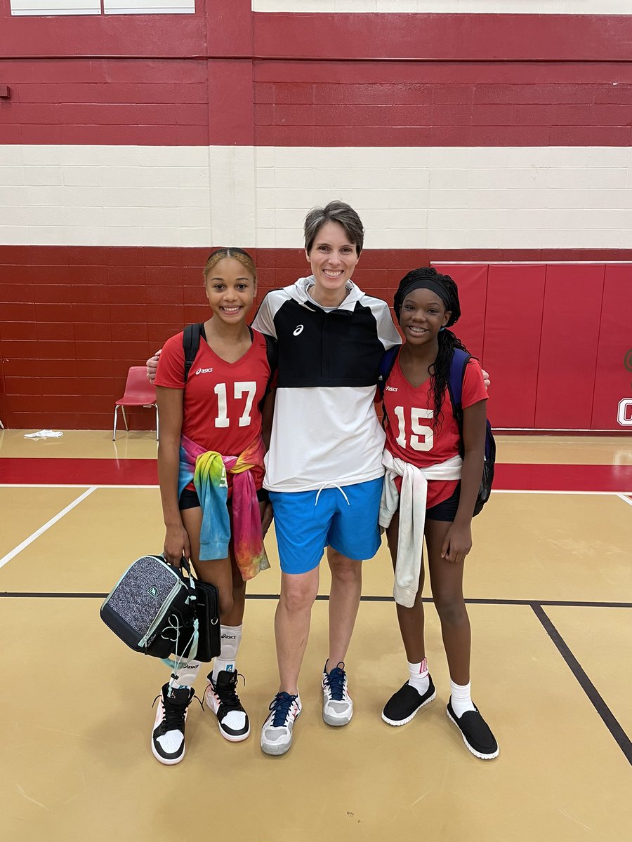Willowbrookvb's tweet photo. Our Willowbrook support continue.

Great work Mariah (12 Gold) and Allie L. (13 Gold) https://t.co/ZH2c65P5DZ