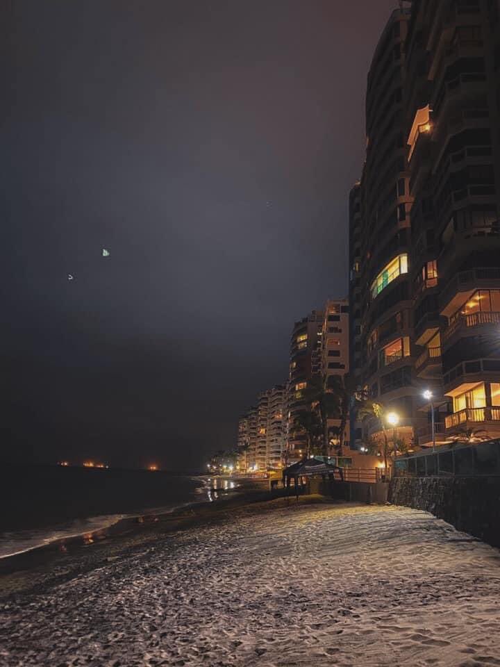 DeTodiito_'s tweet photo. Vamos a una playa a sentarnos y hablar de la vida. https://t.co/75oDfQ7rAj