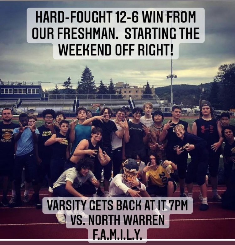 VernonVikingsFB's tweet photo. #govikings #waveit #turnuptheheat https://t.co/T1ZBRA7ZqR