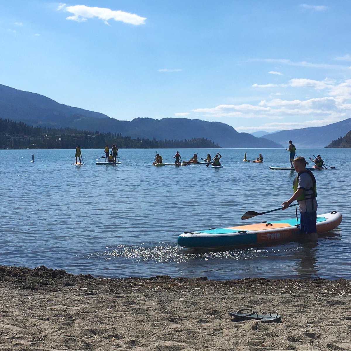 AIAO_SD22's tweet photo. We are grateful to have started our year with a wonderful community building day together at Kal Beach. Big thanks to Kalavida Surf Shop for hooking us up with paddleboard rentals. Our students enjoyed learning to SUP, creating new bonds, and taking risks. 😊

@SD22Vernon https://t.co/fLRfzk84CN