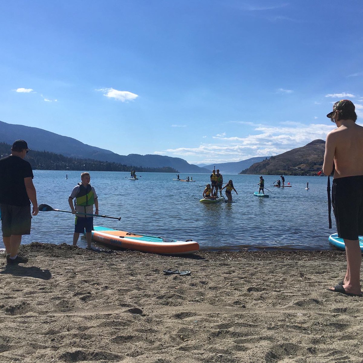 AIAO_SD22's tweet photo. We are grateful to have started our year with a wonderful community building day together at Kal Beach. Big thanks to Kalavida Surf Shop for hooking us up with paddleboard rentals. Our students enjoyed learning to SUP, creating new bonds, and taking risks. 😊

@SD22Vernon https://t.co/fLRfzk84CN