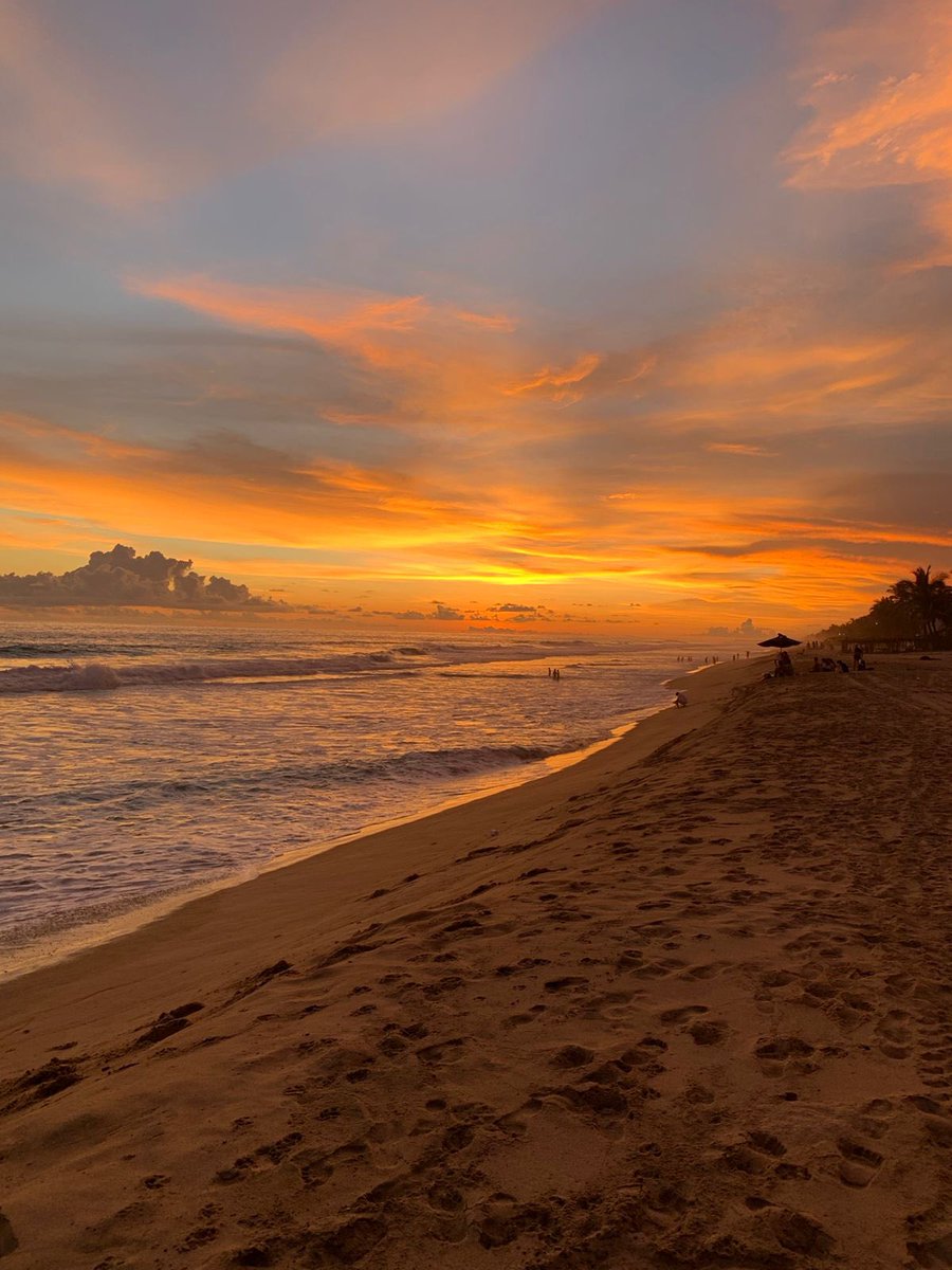 ¿Ya viste el atardecer de hoy? 😱

Corre a tu ventana antes de que se despida el sol. #PiedelaCuesta simplemente espectacular ❤️😍