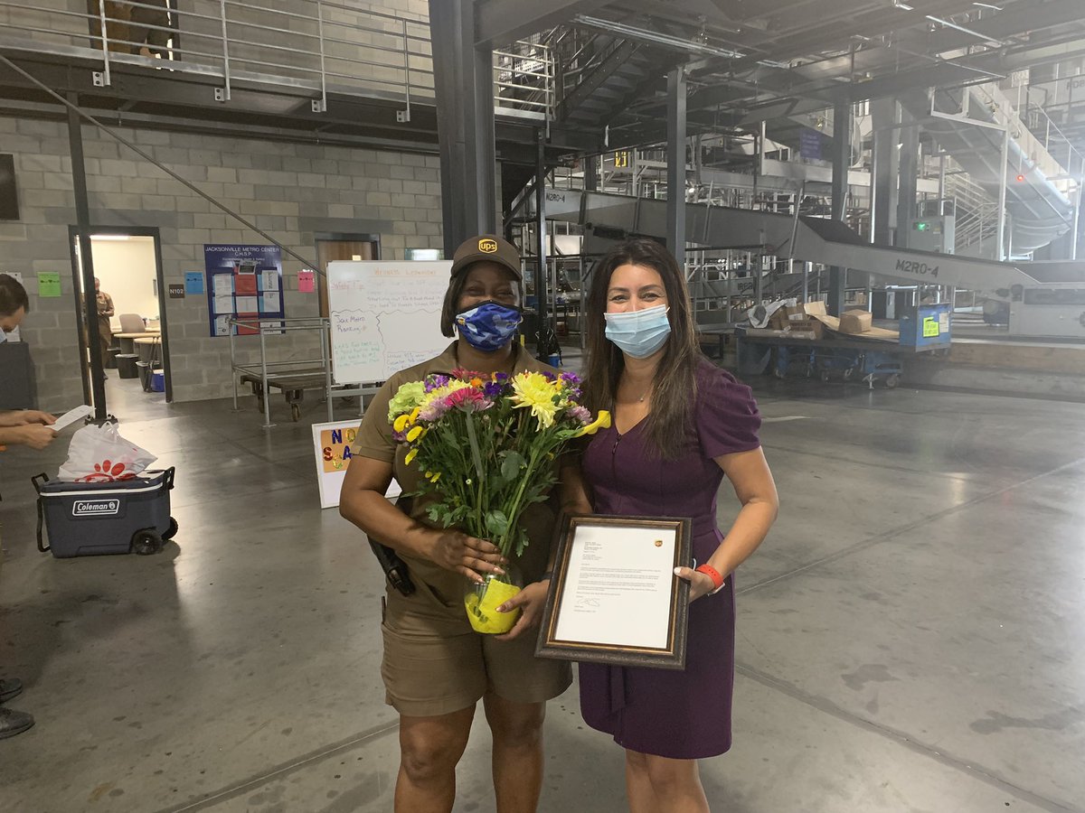 Congratulations Karen Collins for being the first female package car driver in the Jax building to be inducted to the circle of honor.  @FloridaUPSers <a href="/baymeadows_ups/">UPSBaymeadows</a> <a href="/FlWIOPavingway/">Florida Women in Operations- Paving the way</a> <a href="/yhormith27/">yhormith</a>