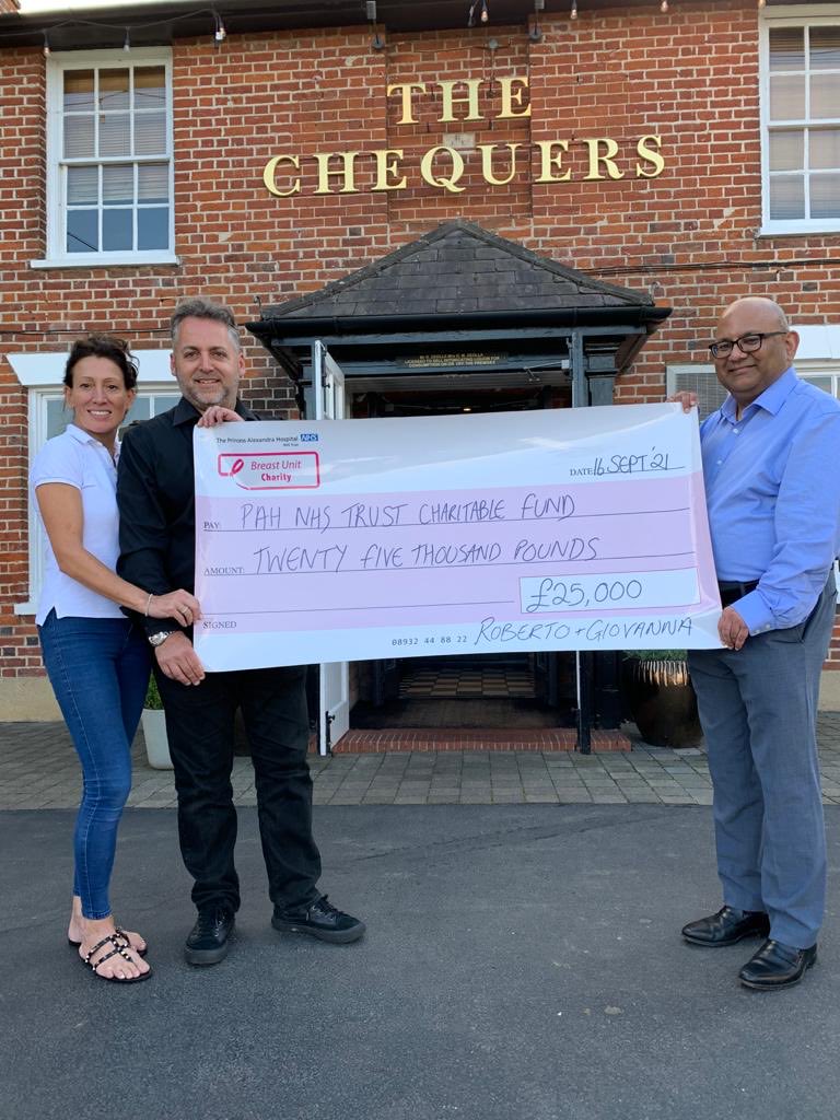Thank you ⁦<a href="/RobertoZeolla/">Roberto Zeolla</a>⁩  Giovanni, the team at ⁦<a href="/TheChequersMG/">The Chequers Matching Green</a>⁩ and all the guests who attended the event and raised £25000 for ⁦<a href="/PAHBreasttrials/">PAH Breast Trials</a>⁩ ⁦<a href="/PAHCharity/">PAH_Charity</a>⁩ ⁦@NHSHarlow⁩