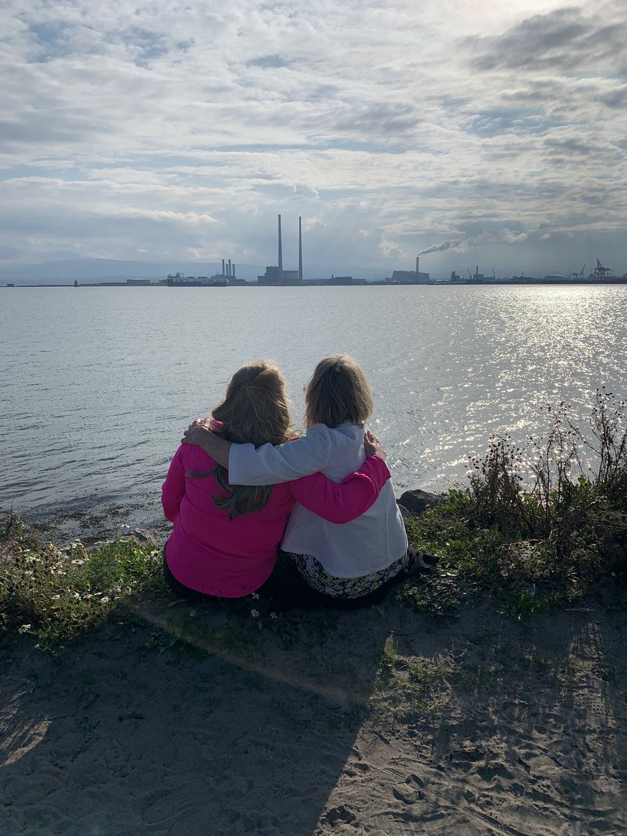 IrishNeve's tweet photo. Me and my mum just appreciating the little things https://t.co/Iv9mOhlomG