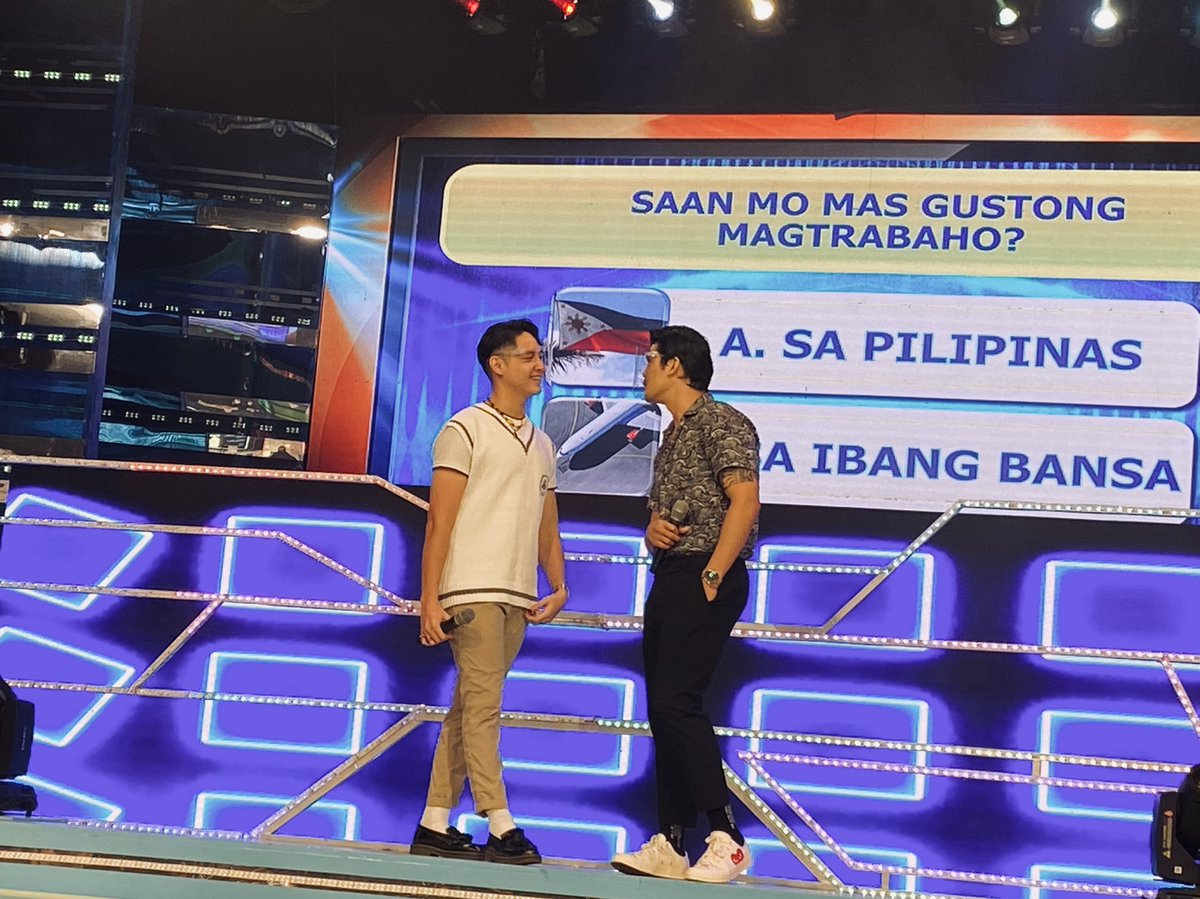 ViceGandaorg's tweet photo. itsShowtimeNa: MaPOLLsuhan kaya nina BIDAMAN Dan at JR ang mga Poll-The-Win questions ngayong #ShowtimeForThePiPOLL Friday? https://t.co/QUnc93ASr2