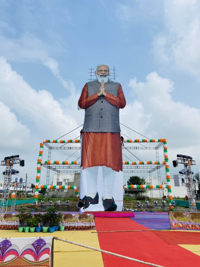 Ompatel061's tweet photo. देश के सर्वप्रिय नेता प्रधानमंत्री @narendramodi जी को जन्मदिन की शुभकामनाएं। ईश्वर से आपके उत्तम स्वास्थ्य व सुदीर्घ जीवन की कामना करता हूँ।
.
.
#HappyBirthdayModiji #HAPPYBIRTHDAYBESTLEADER #HappyBdayModiji #ompatel06 #PMOIndia #PMModi #PMModiBirthday https://t.co/yxVsRYEPmN