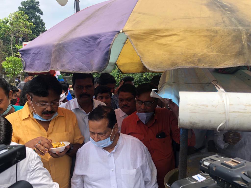 NPatnaikOdisha's tweet photo. Prime Minister @narendramodi, our youth want jobs, not meaningless rhetoric! In solidarity with our youth, I participated in the protest at BBSR against your govt’s jobless governance on #NationalUnemploymentDay! https://t.co/0URy18rIcl