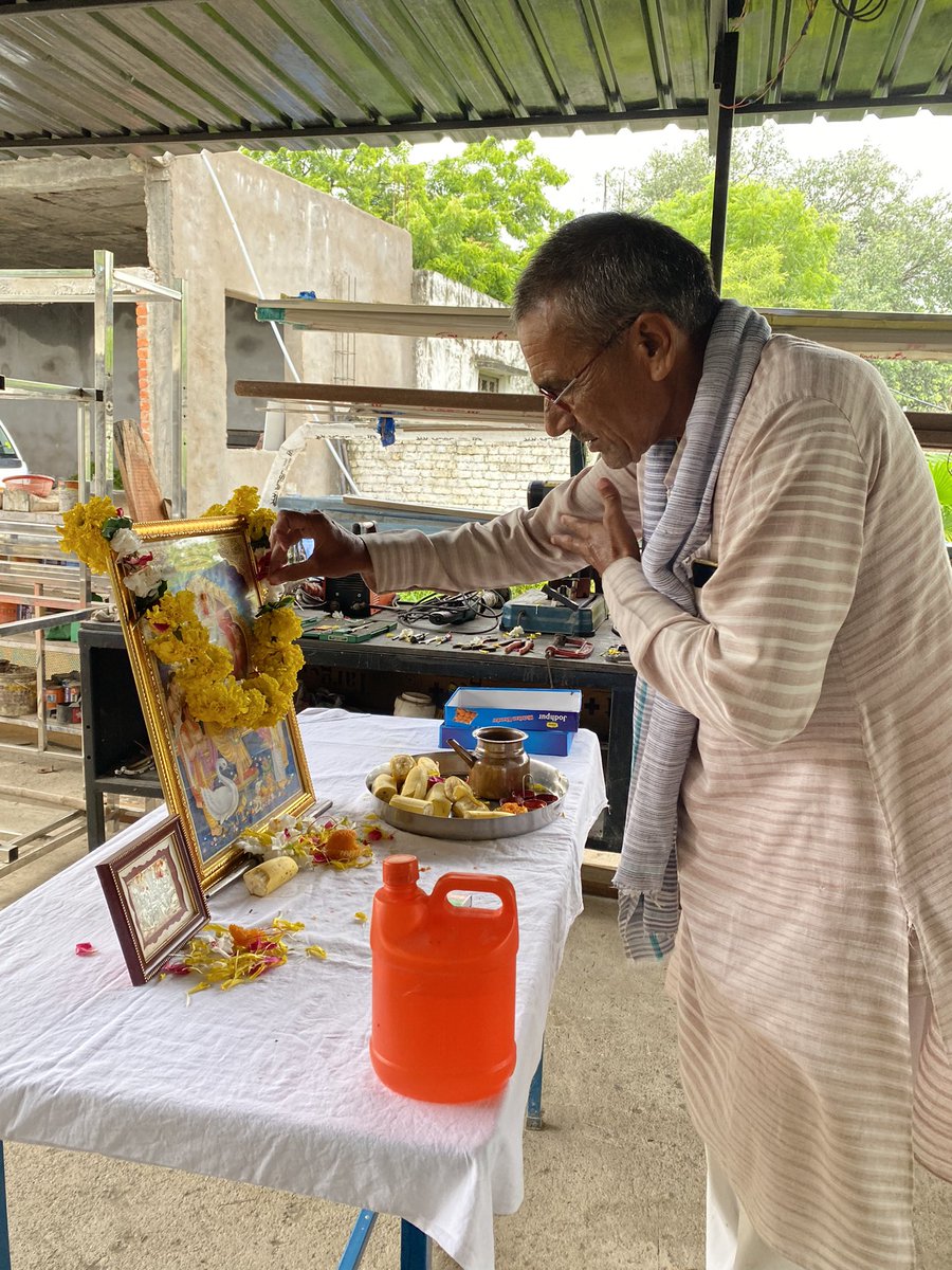 InnovationsRag's tweet photo. विश्वकर्मा जयंती की आप सभी को Rag Innovations की ओर से हार्दिक बधाइयाँ ।।
हम आप सभी की अपने अपने कार्य क्षेत्र में उन्नति की कामना करते है भगवान श्री विश्वकर्मा का आशीर्वाद आप सभी पर बना रहे 🙏🏻🙏🏻
Manepura, Bhind (M.P)
#विश्वकर्माजयंती https://t.co/zKSbsV6kPw