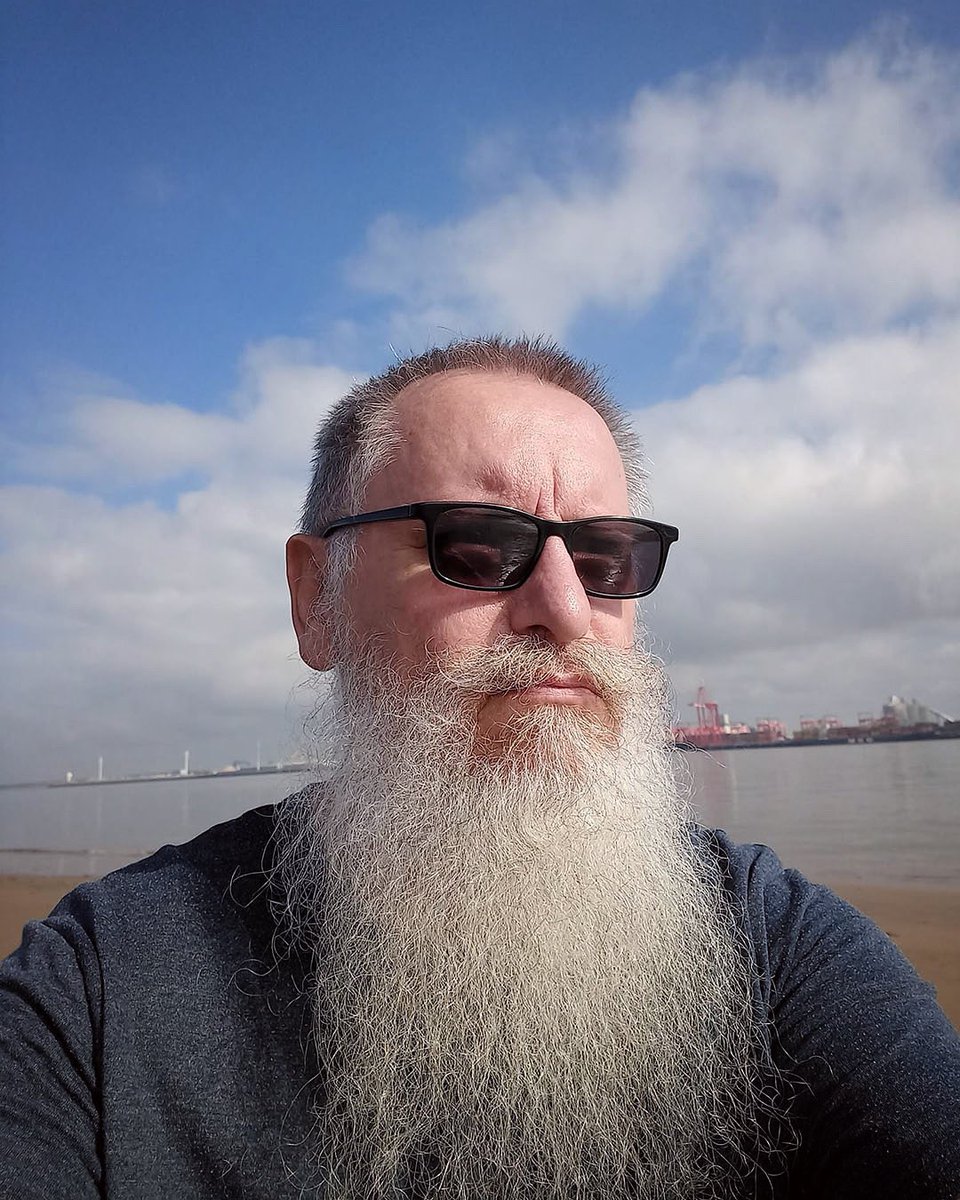 tbbclub's tweet photo. #FurryFriendFriday with Steve Bradshaw in Wallasey, Merseyside.
🎩Member 2525 of The British Beard Club since 26 May ‘20.
Steve: "Happy 3rd Birthday to my Furry Friend! 
Always been into the hirsute look, as I am an ex-biker &amp; loving classic rock music, also into steampunk." https://t.co/CZp1r5jkOX