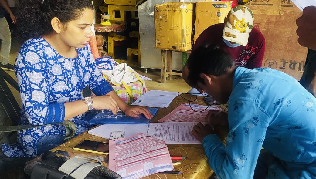 NirbhedNGO's tweet photo. #Bank_Account_Opening #Digital_literacy 
#Nirbhed Foundation is imparting digital and #financial literacy to students and their parents from time to https://t.co/0VlrsW7i2S these efforts, we are encouraging people to open #bank accounts.
#निर्भेद_है_हम https://t.co/yZQcRAWrYS